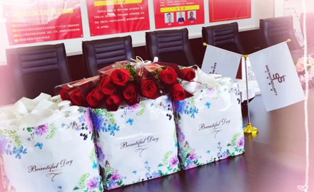 【巾帼齐力显担当 抗击疫情绽芳华】 三毛保安“疫”中共迎妇女节