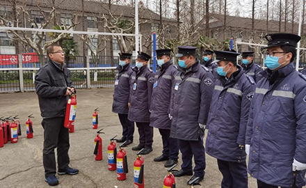 “普及消防知识 增强防火意识” 三毛保安顺利完成复旦大学消防安全学习及应急演练工作