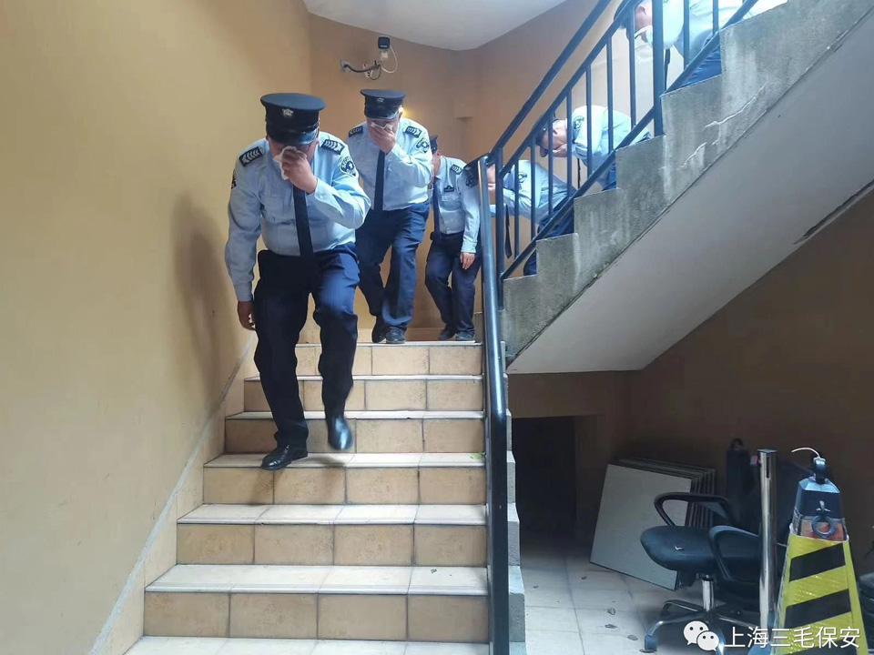 “预防火灾，人人有责”三毛保安联合古北物业开展消防培训演练活动