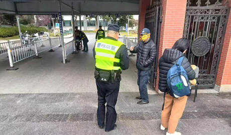 “爱为引，暖途长”三毛保安守护老人回家路